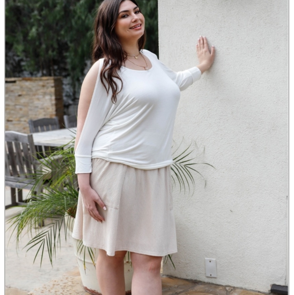 🌼Plus Size Cold Shoulder Midi Sleeve Top🌼